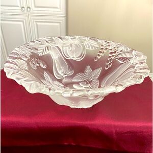 Vtg Large Clear Serving Bowl with Frosted Fruit on Outside of Bowl